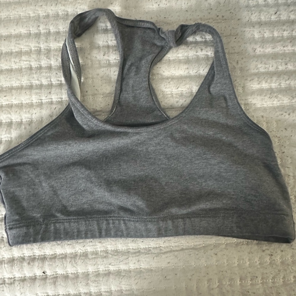 sports bra